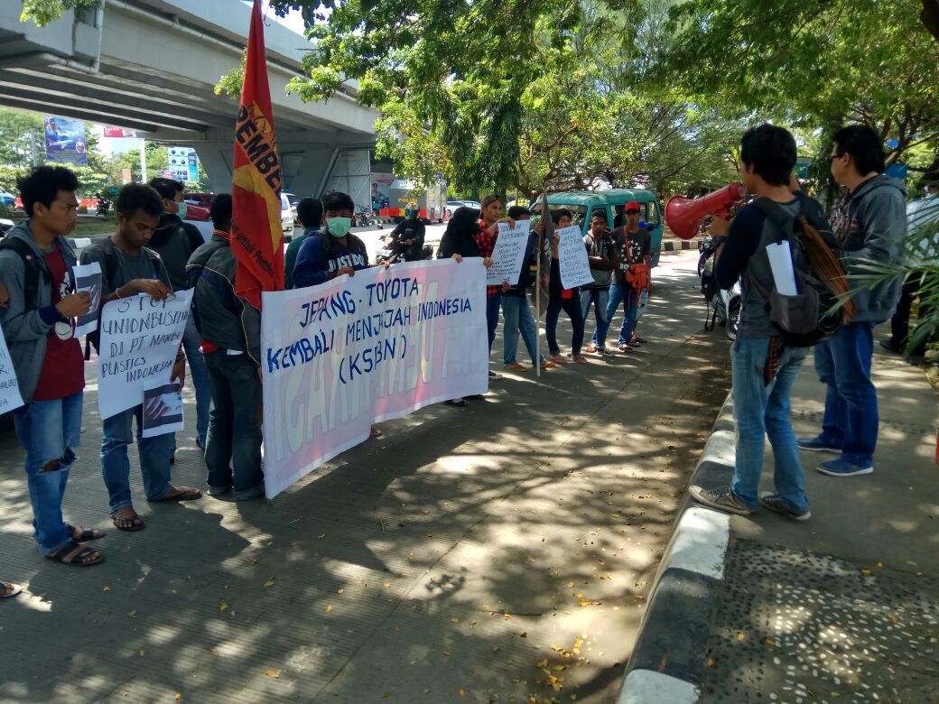 Aliansi KSPBN : Menolak PHK Terhadap Buruh dan Pekerjakan Kembali 41 Buruh Subkontraktor Toyota di PT. NPI