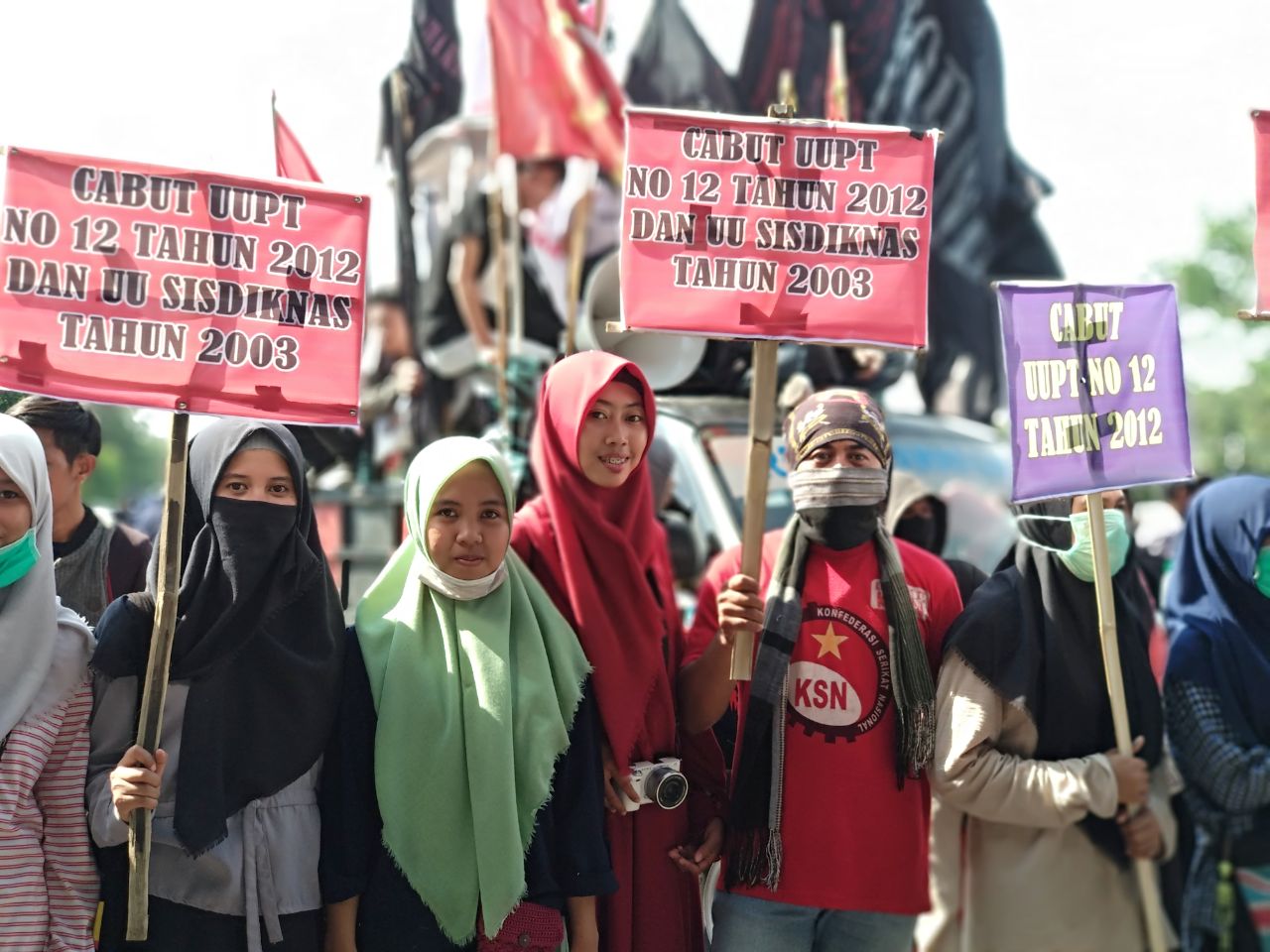 Massa Buruh Tuntut Pendidikan Gratis Di Momen Hardiknas