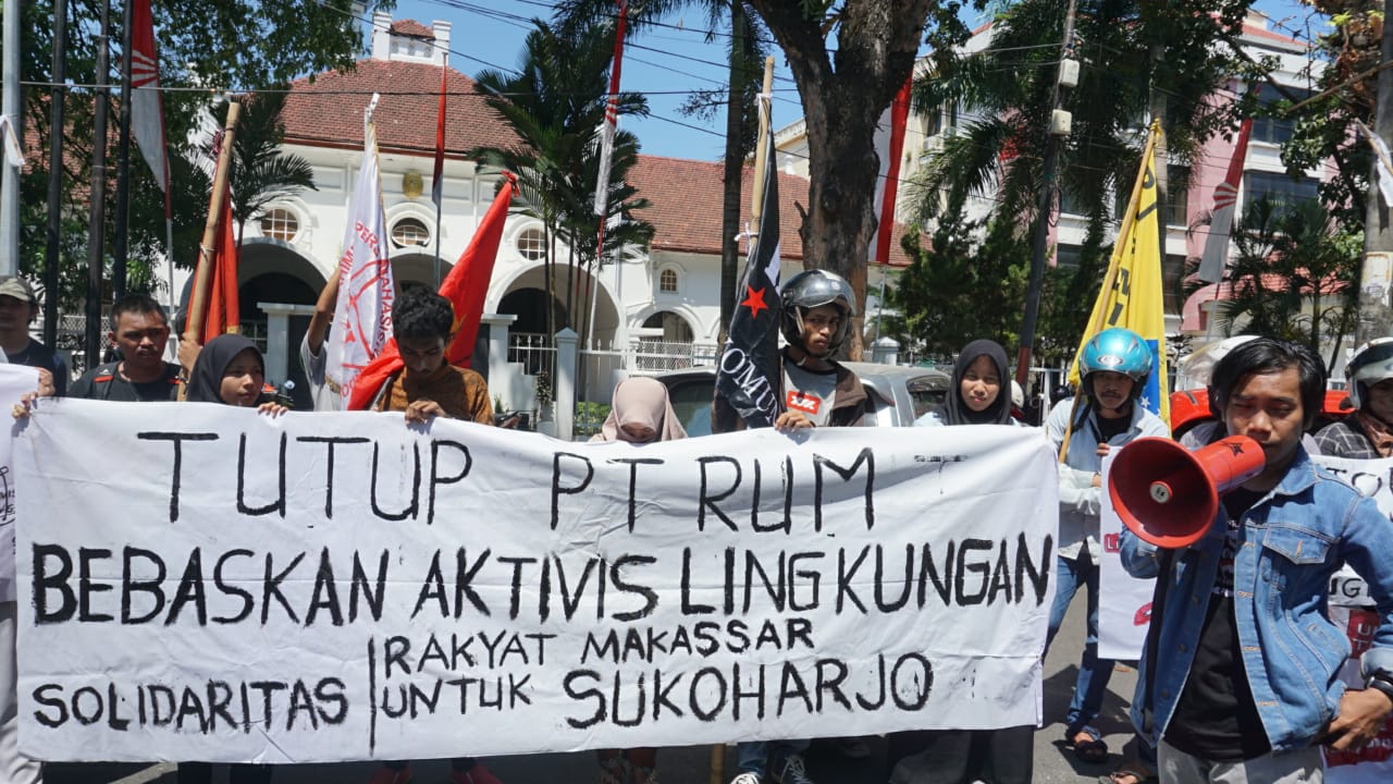 Aksi Solidaritas Rakyat Makassar Untuk Aktivis Lingkungan Sukoharjo