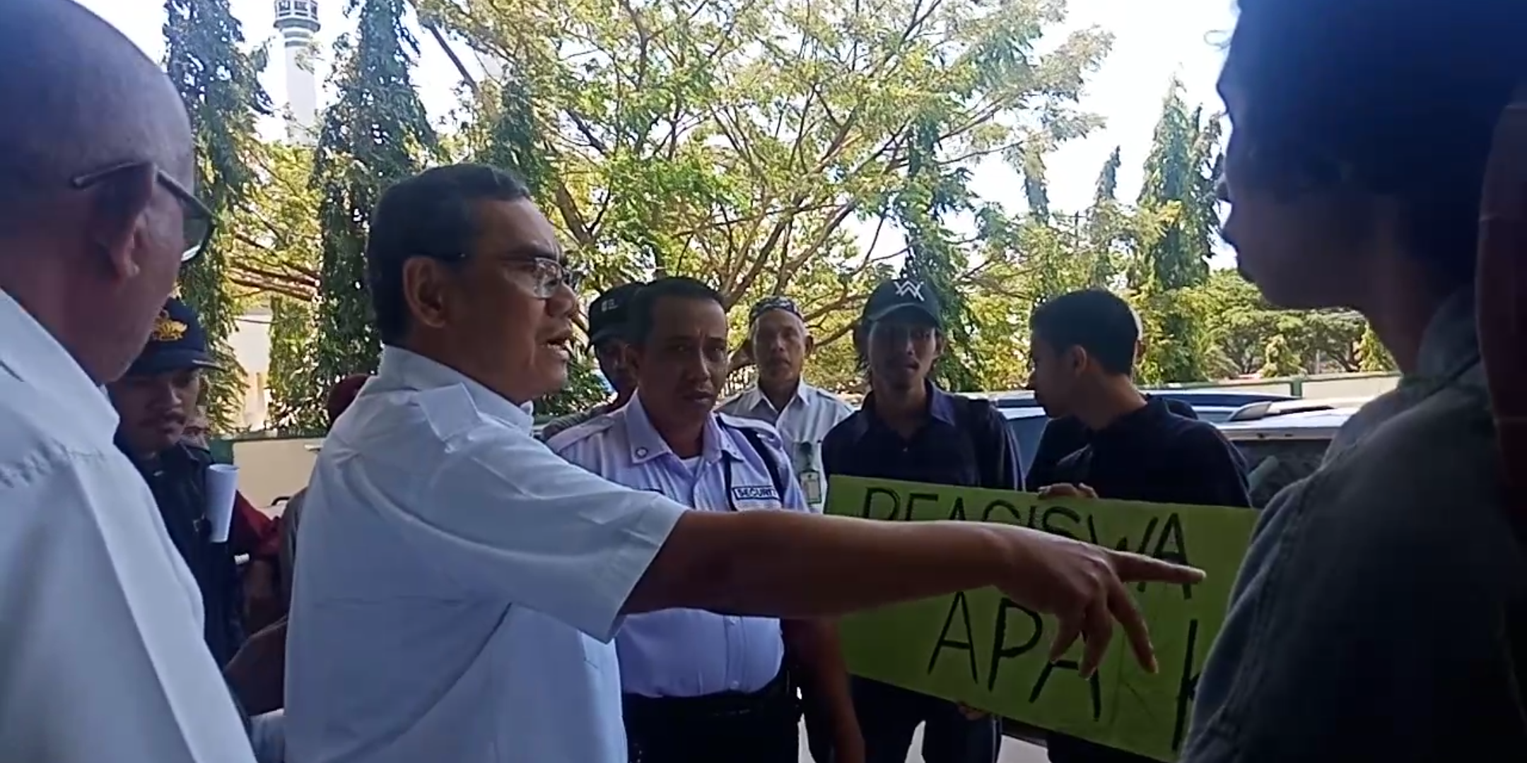 Rektor UMI Usir Mahasiswa yang Galang Dana