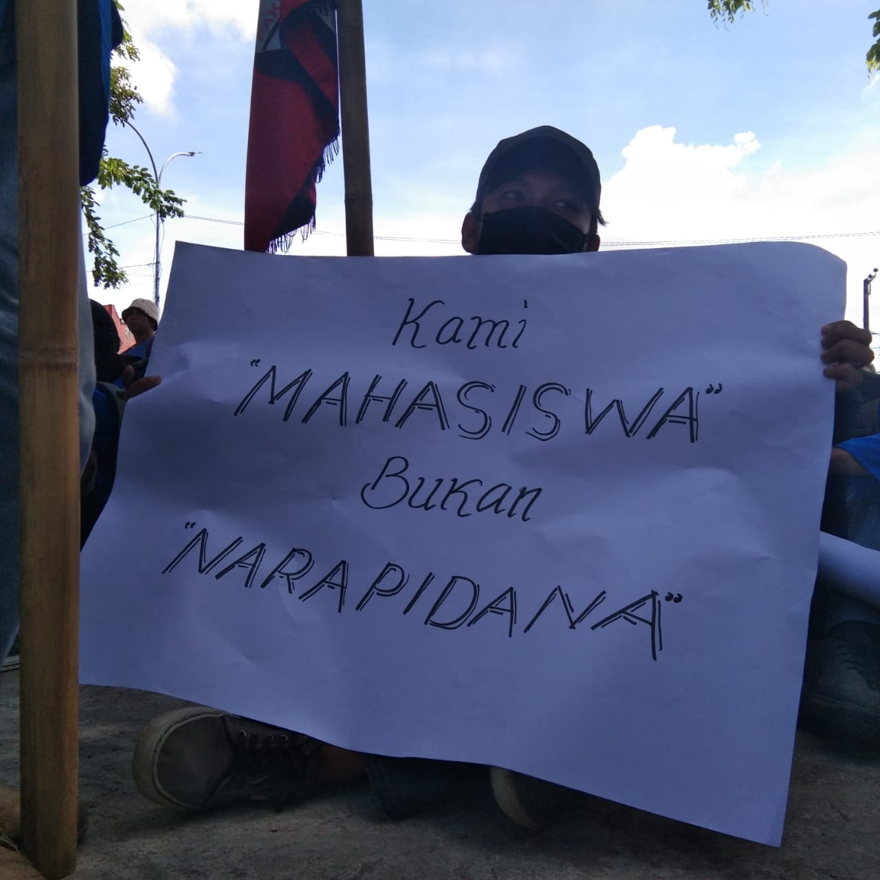 LAM UKI Paulus Demo di DPRD Sulsel Tuntut Wakil Rakyat untuk Kawal Kasus Kekerasan Akademik di Kampus