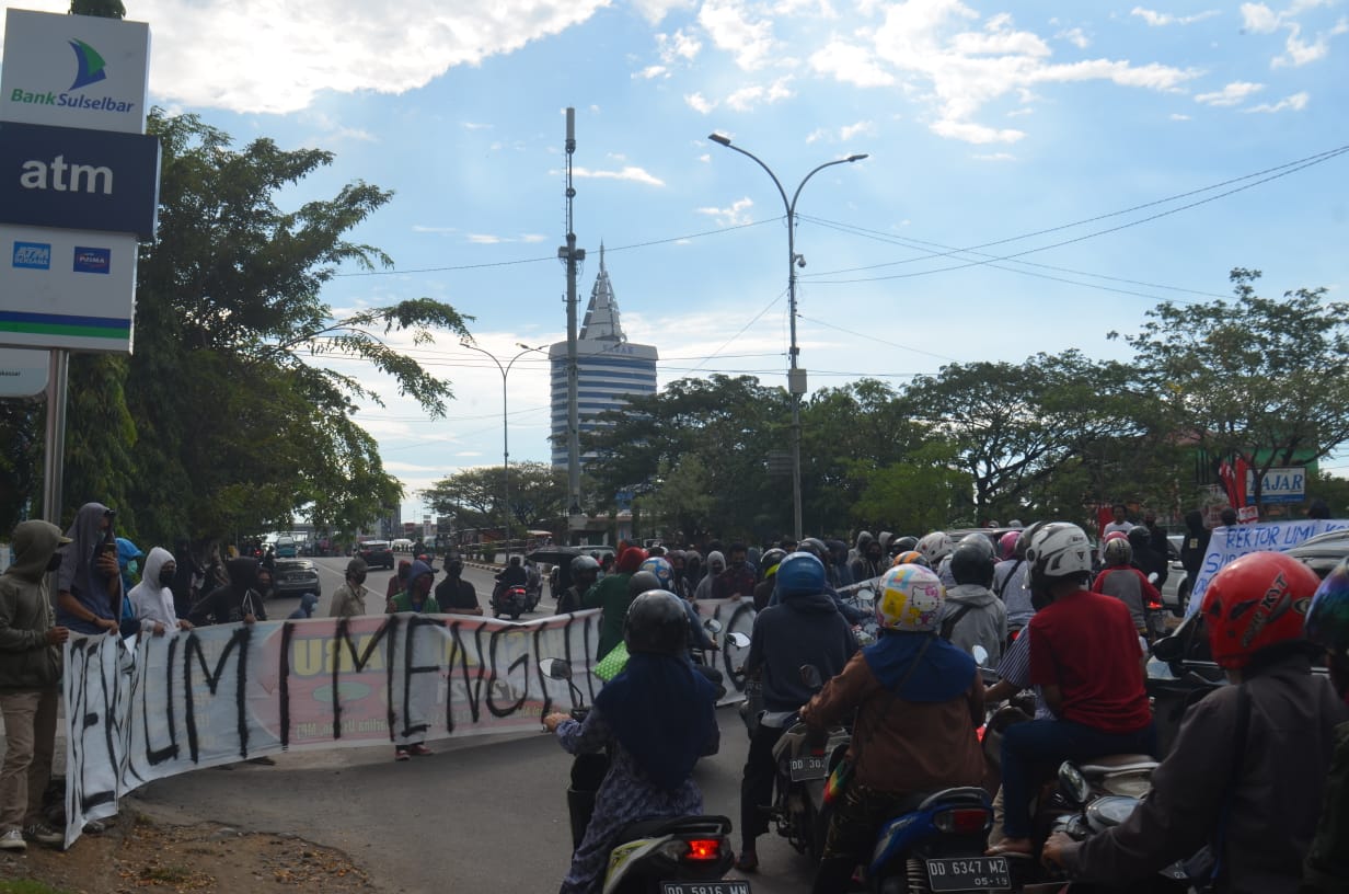 Protes Pemotongan BPP 300 Ribu Ricuh, AMU Kecam Pemukulan Diduga oleh Staf Kemahasiswaan UMI