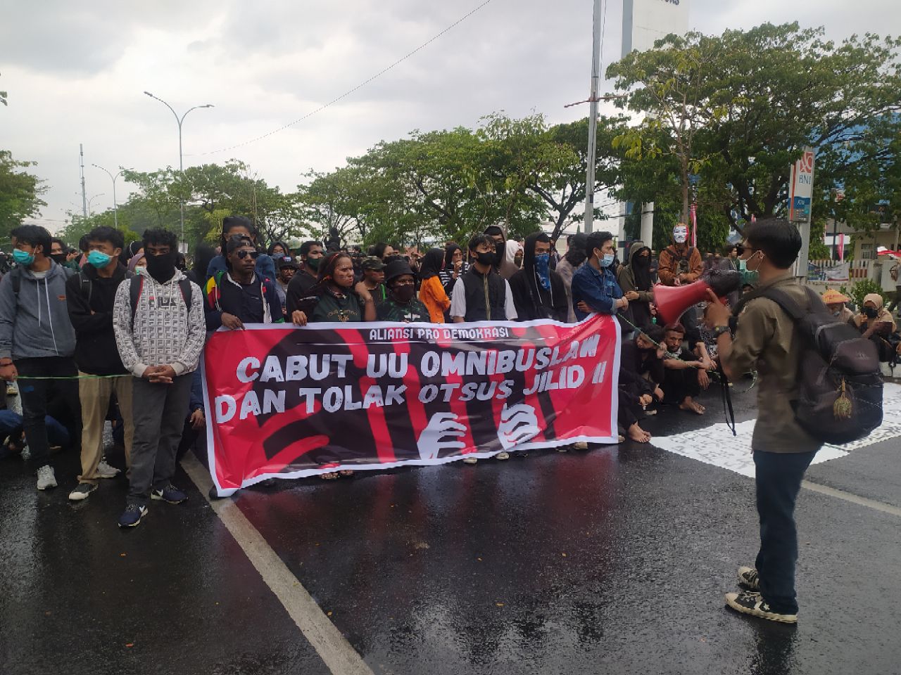 Omnibus Law dan Otsus Jilid II Bukan Solusi Untuk Rakyat