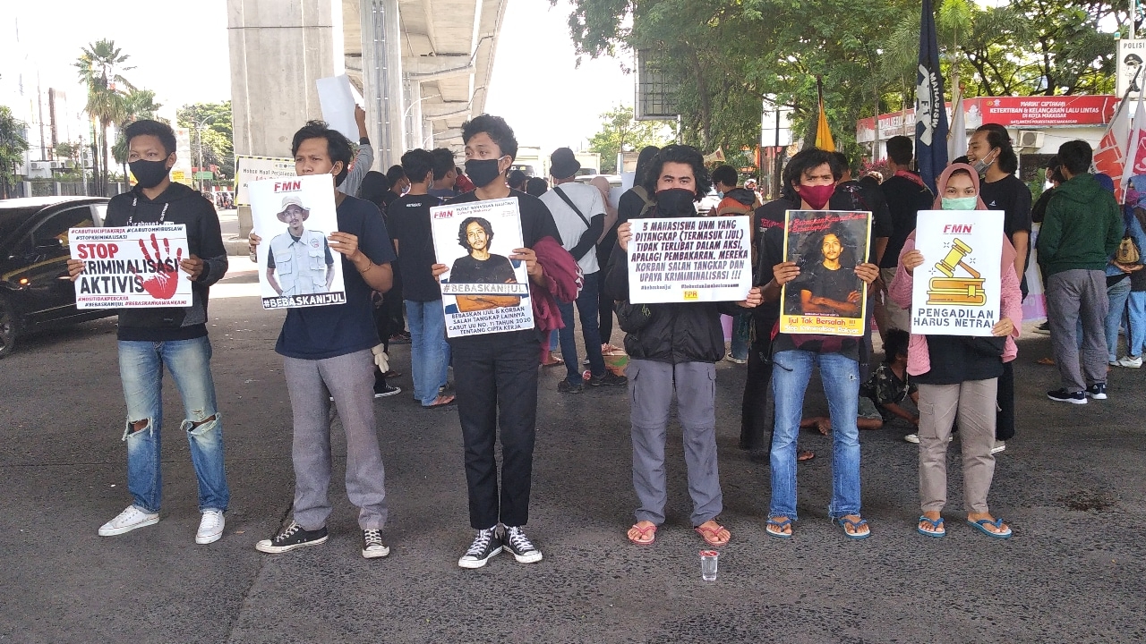 Bebaskan Ijul dan 9 Korban Salah Tangkap Lainnya