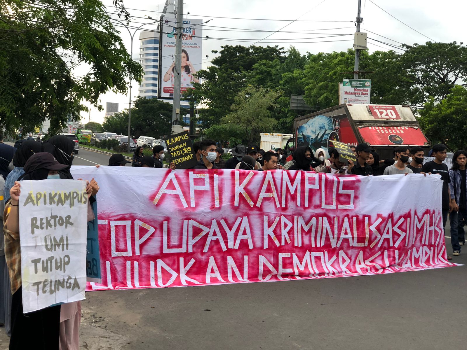 Menutup Ruang Demokrasi dan Upaya Kriminalisasi